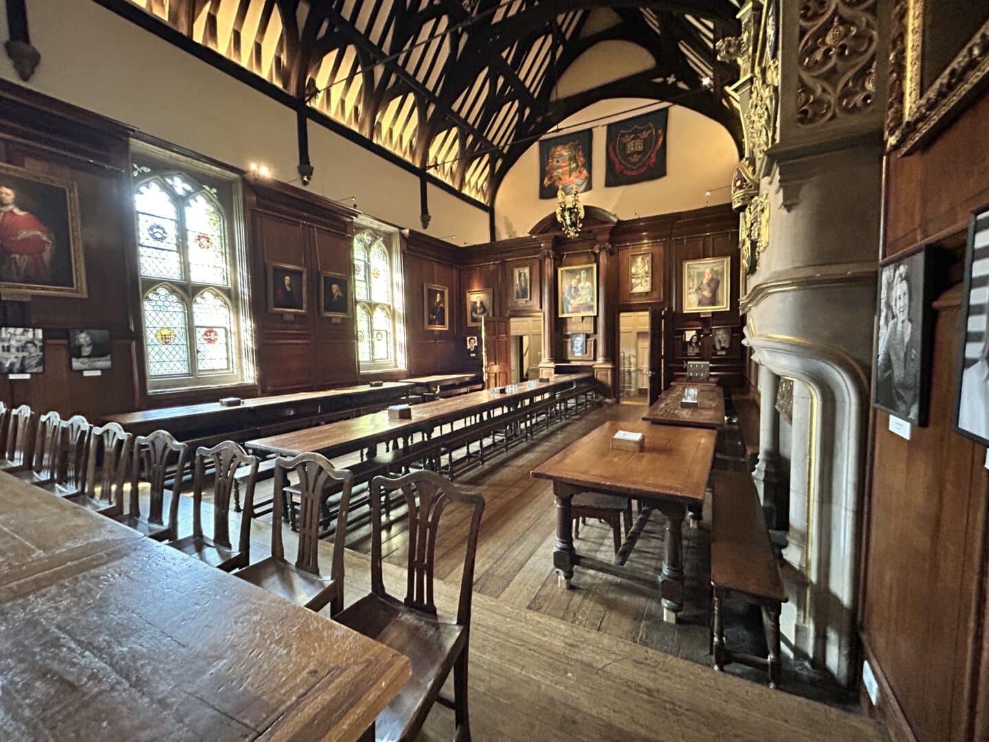 Photograph of Lincoln College Hall with its tables mostly bare