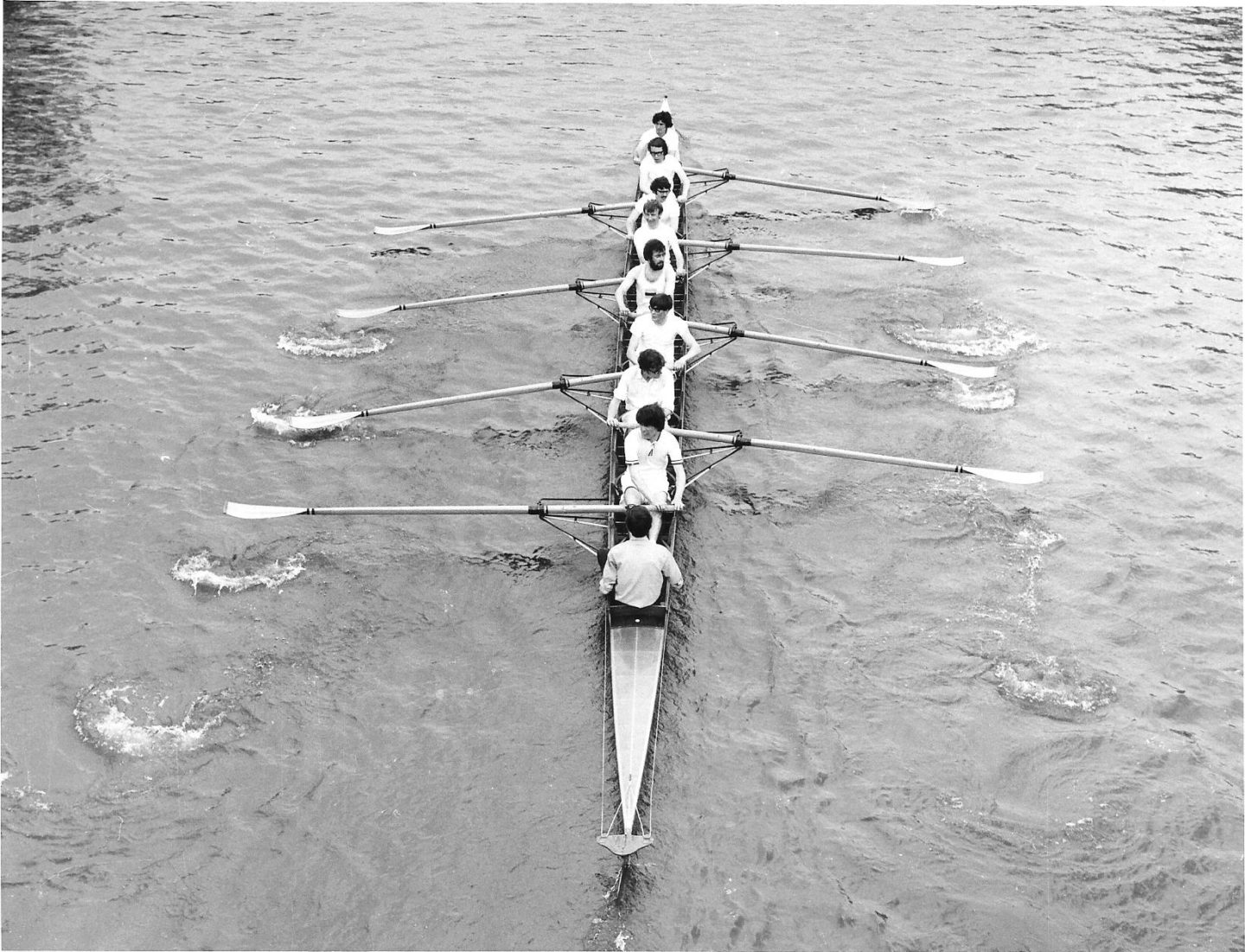 Old photo of the Lincoln College Boat Club on the river