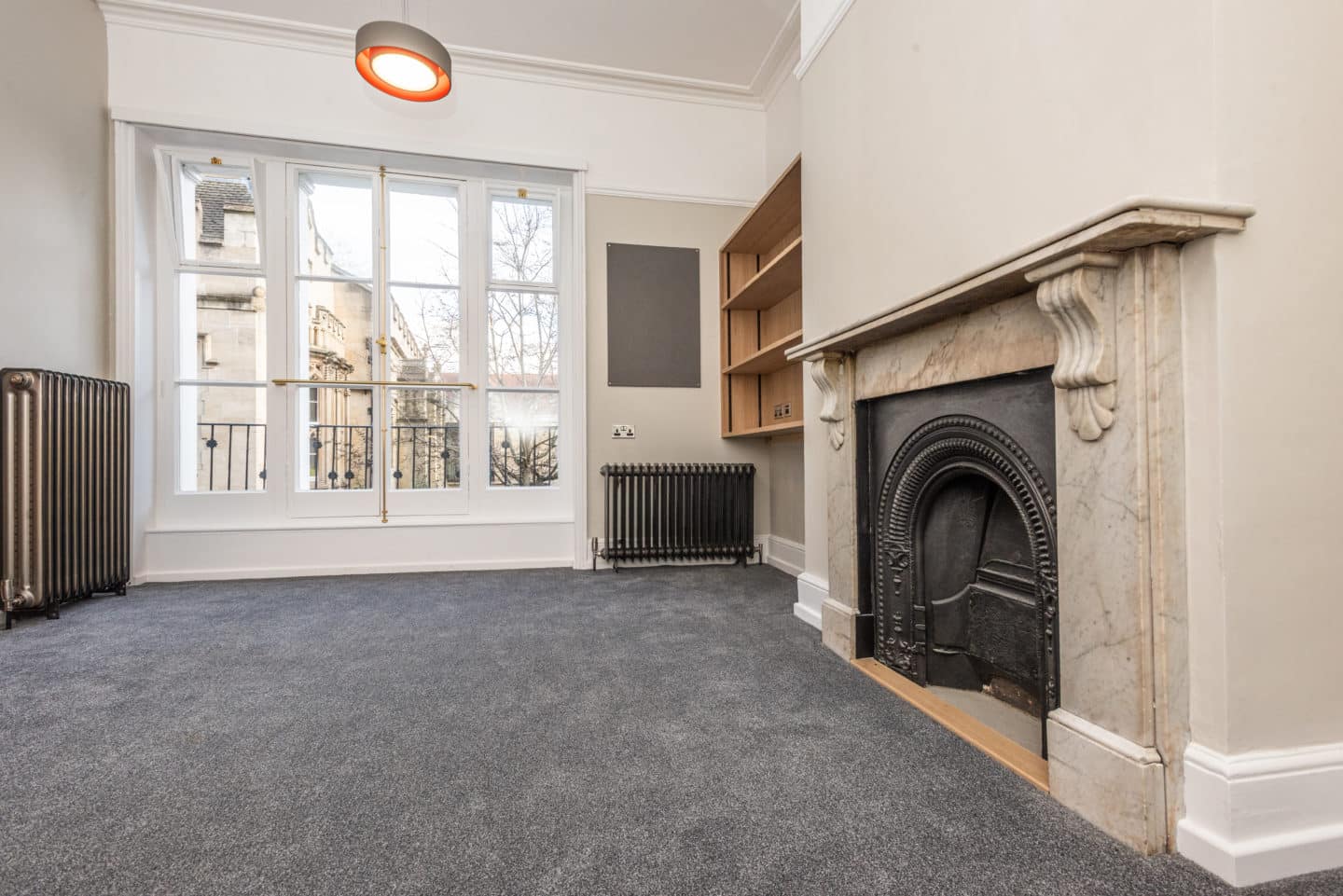 A refurbished bedroom overlooking Turl Street